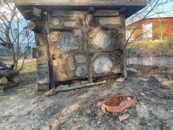 Insektenhotel Insektenhotel aus Naturmaterialien